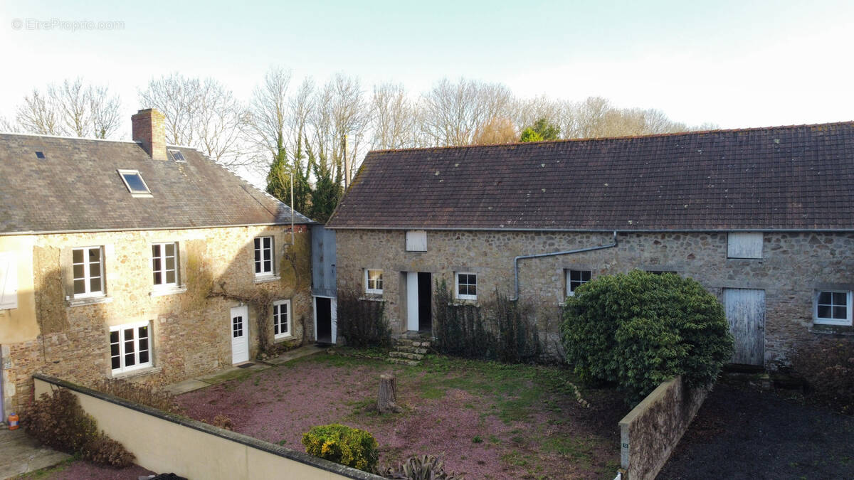 Maison à SAINT-PATRICE-DE-CLAIDS