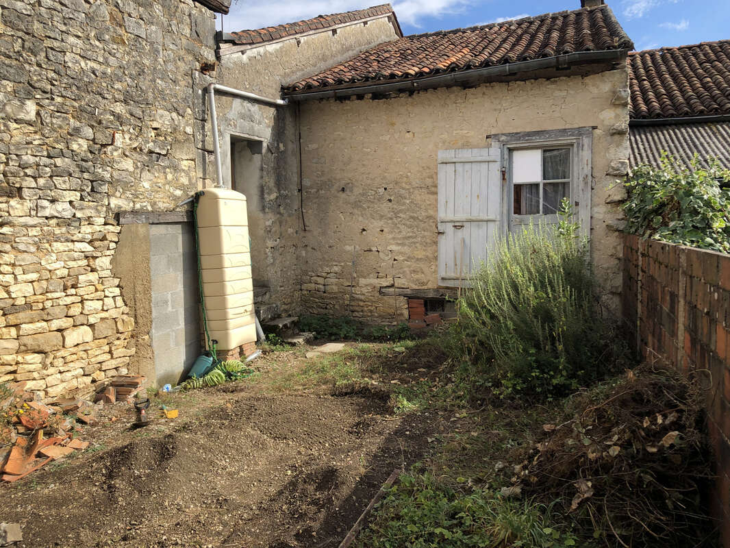 Maison à CHAMPAGNE-MOUTON