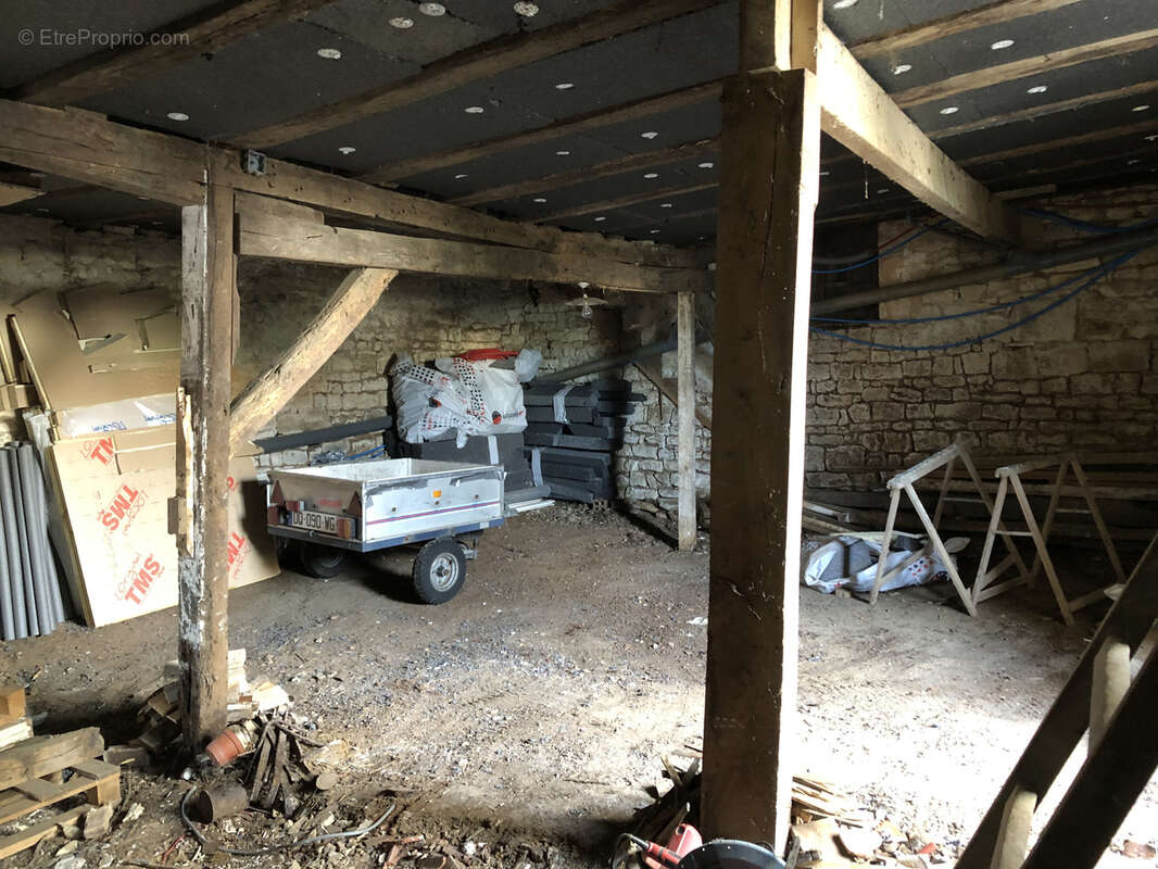 Maison à CHAMPAGNE-MOUTON