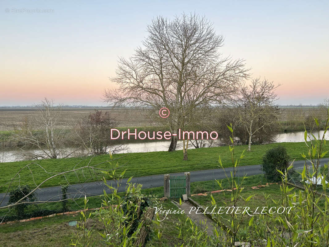 Maison à VOUILLE-LES-MARAIS