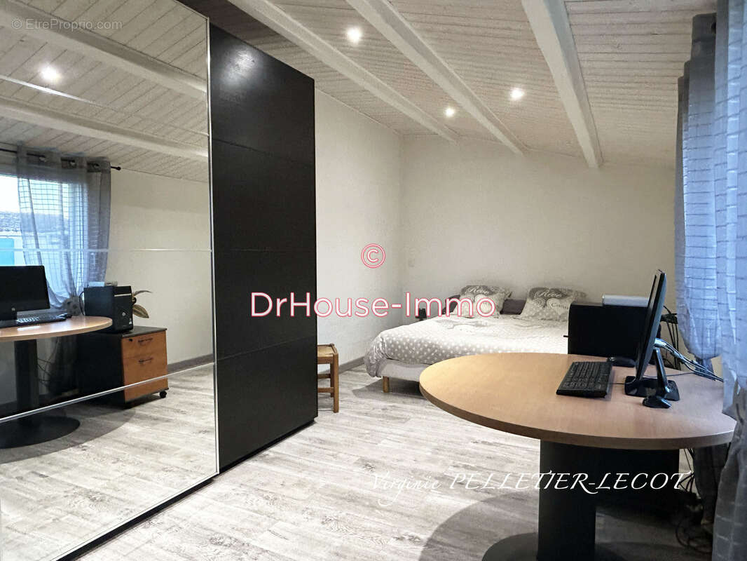 Maison à VOUILLE-LES-MARAIS