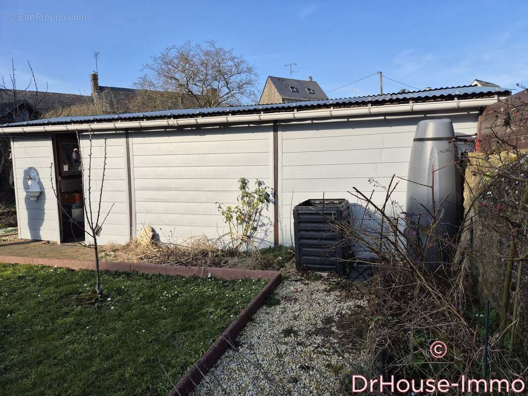 Maison à AMBRIERES-LES-VALLEES