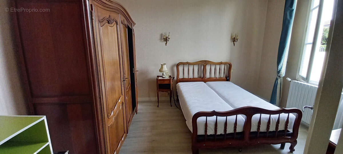 Maison à AMBARES-ET-LAGRAVE