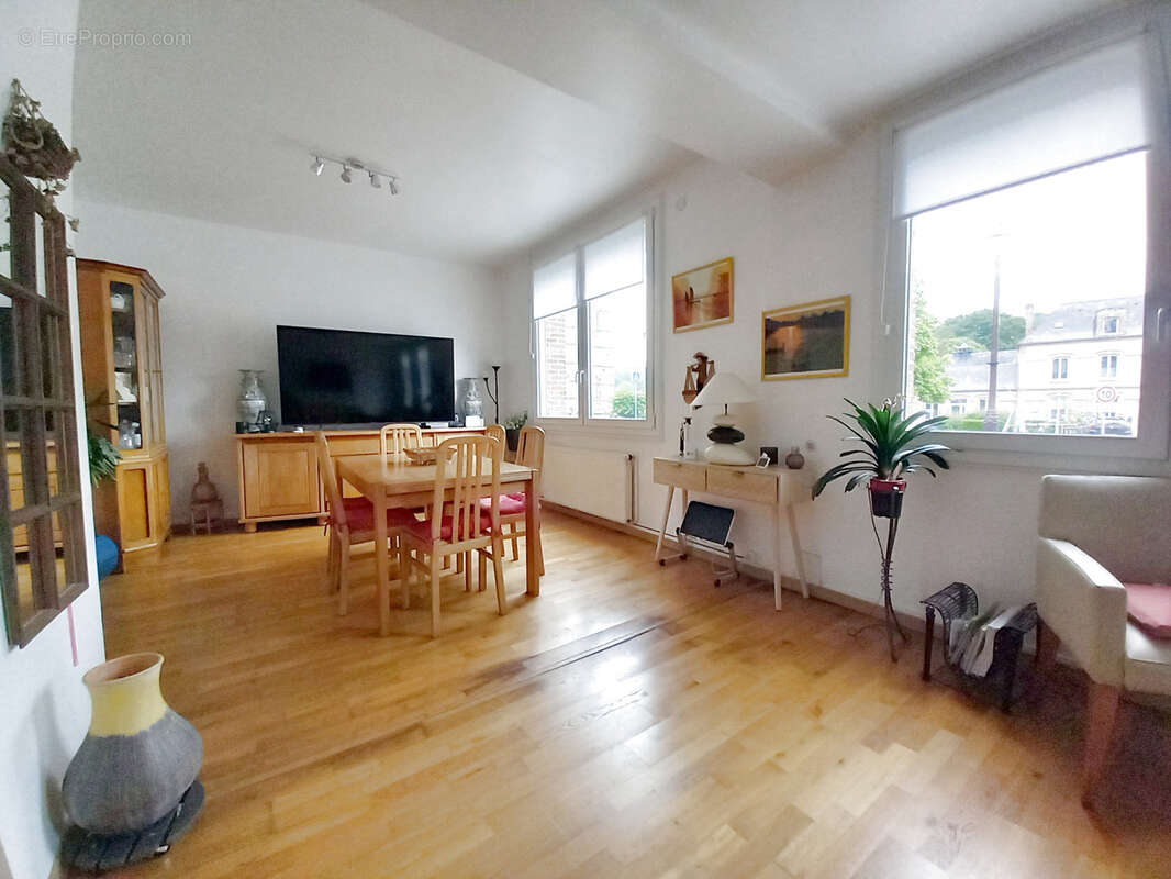 Maison à CANY-BARVILLE