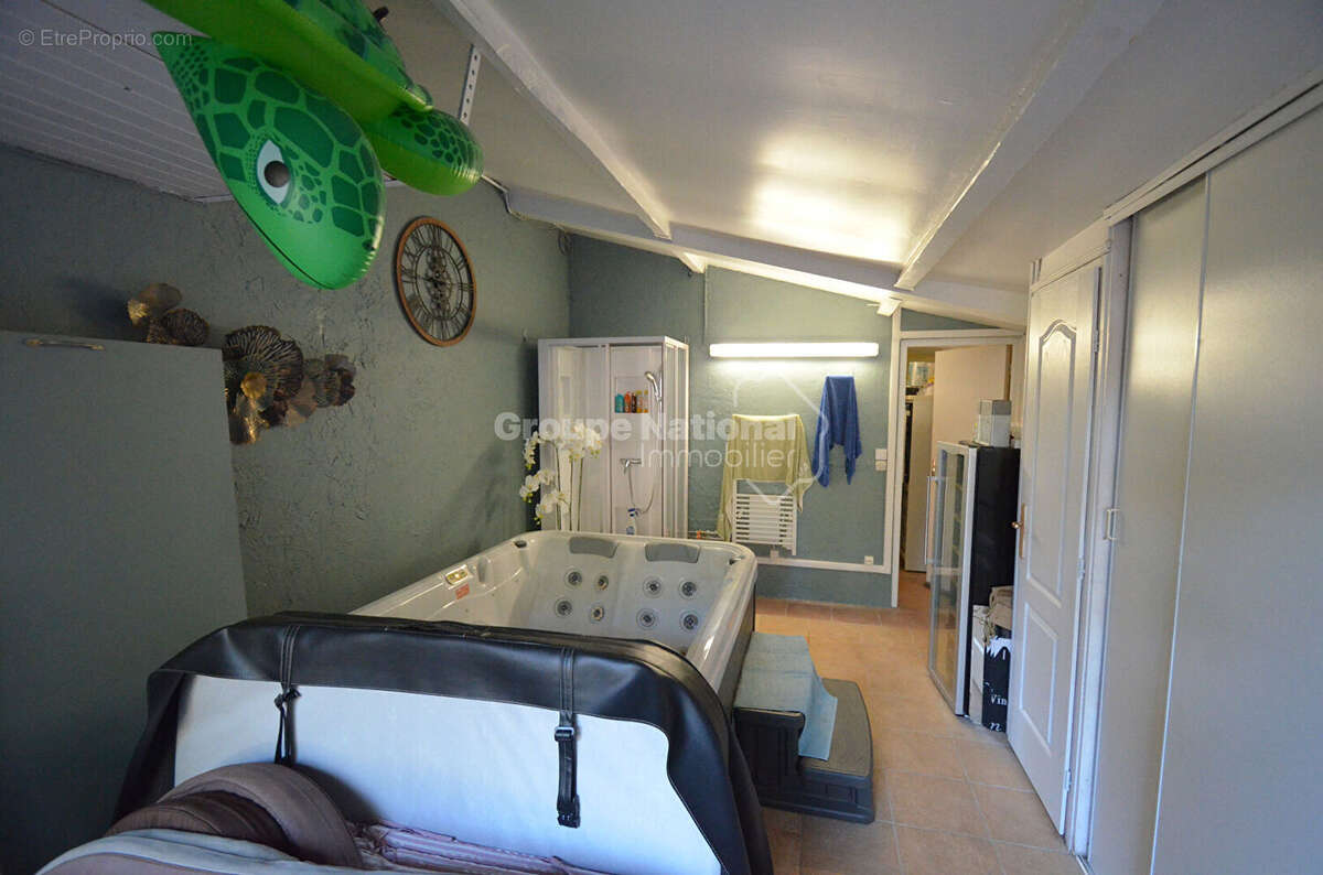 Maison à FLASSANS-SUR-ISSOLE