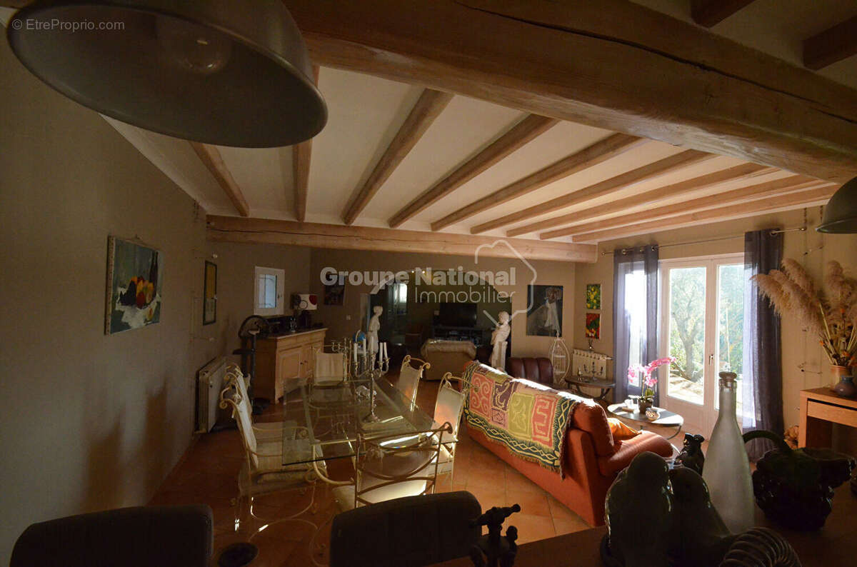 Maison à FLASSANS-SUR-ISSOLE