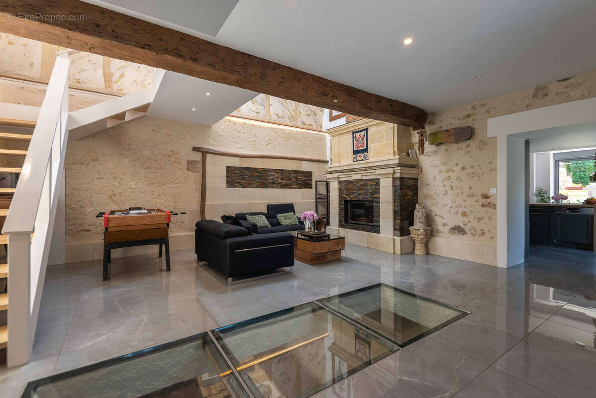 Maison à SAINT-CAPRAIS-DE-BORDEAUX