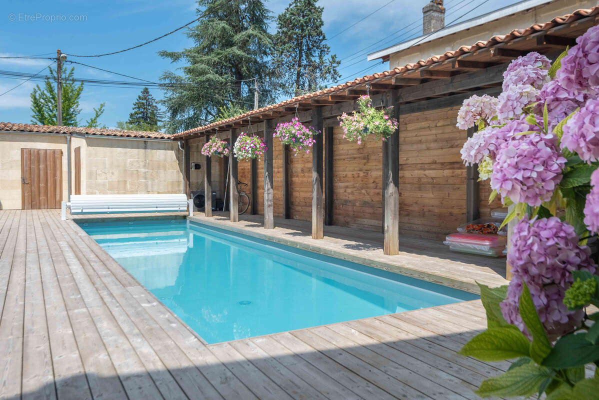 Maison à SAINT-CAPRAIS-DE-BORDEAUX