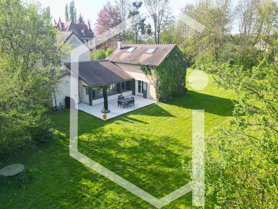 Maison à COSNE-COURS-SUR-LOIRE