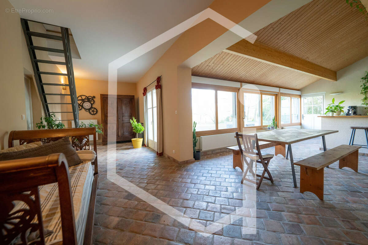 Maison à COSNE-COURS-SUR-LOIRE