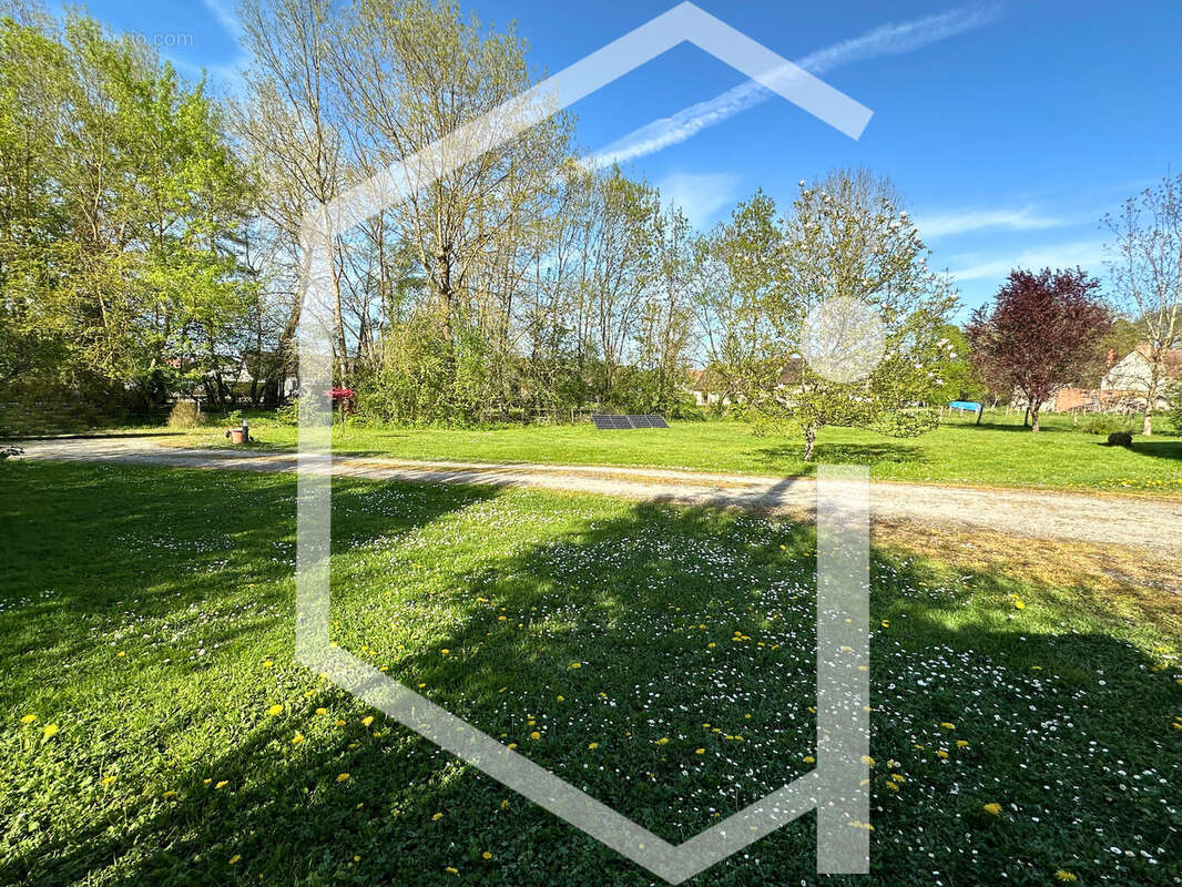 Maison à COSNE-COURS-SUR-LOIRE