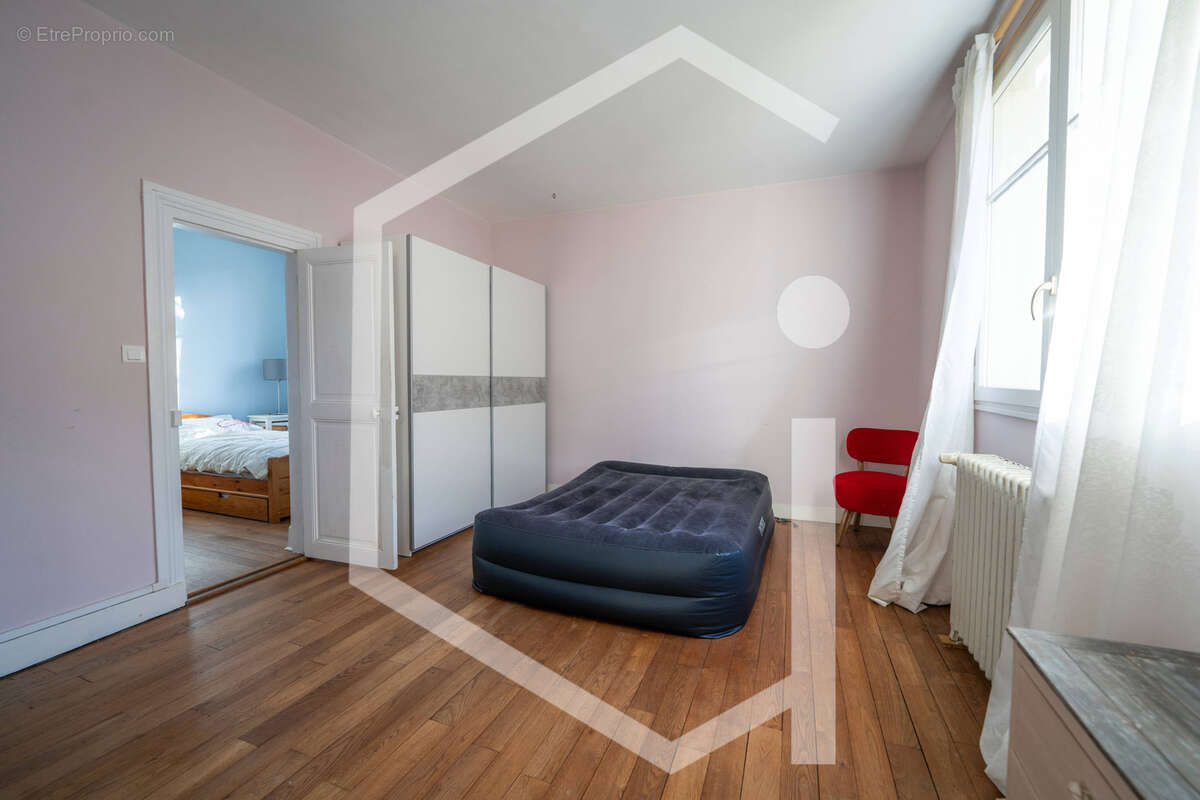 Maison à COSNE-COURS-SUR-LOIRE