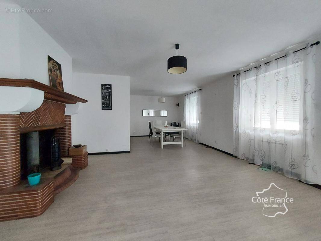 Maison à SAINT-SYMPHORIEN