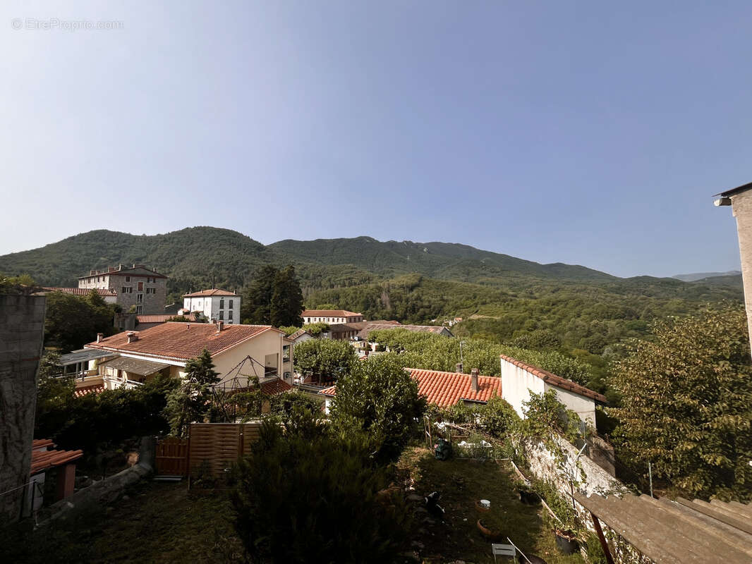 Appartement à SAINT-LAURENT-DE-CERDANS