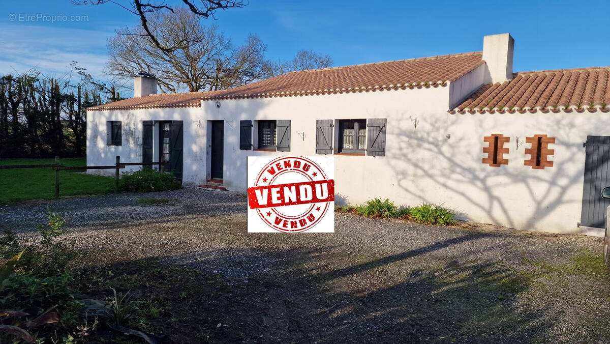 Maison à CHATEAUNEUF