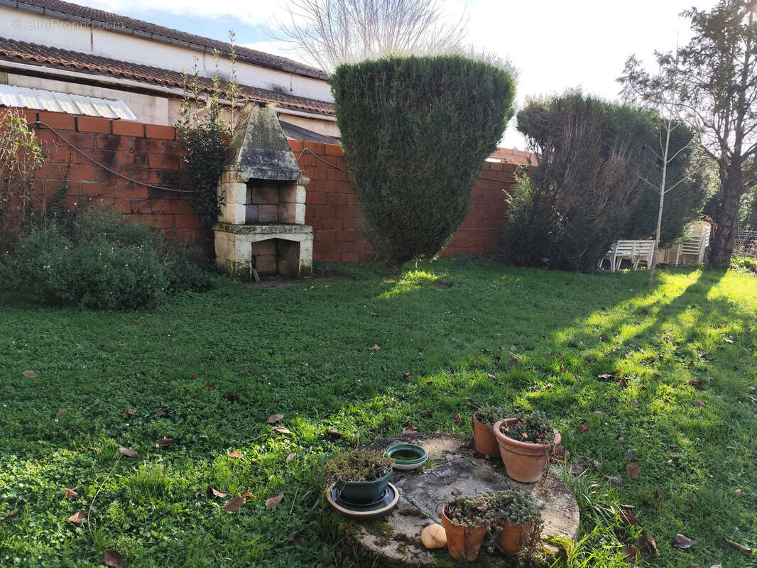 Maison à MONTPON-MENESTEROL