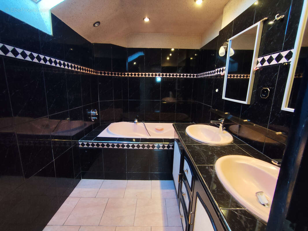 Maison à MONTPON-MENESTEROL