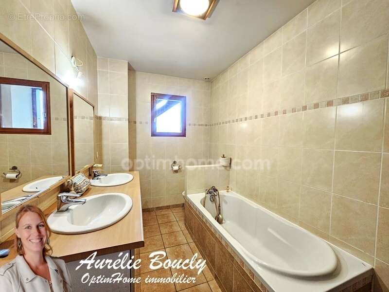 Maison à ENTRE-DEUX-GUIERS