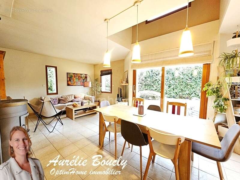 Maison à ENTRE-DEUX-GUIERS