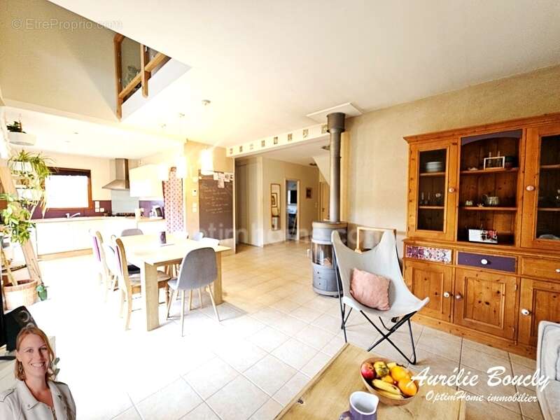 Maison à ENTRE-DEUX-GUIERS