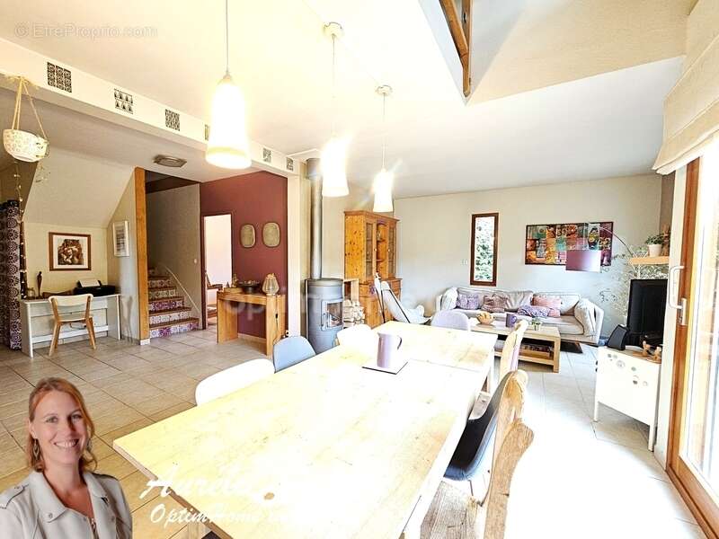 Maison à ENTRE-DEUX-GUIERS