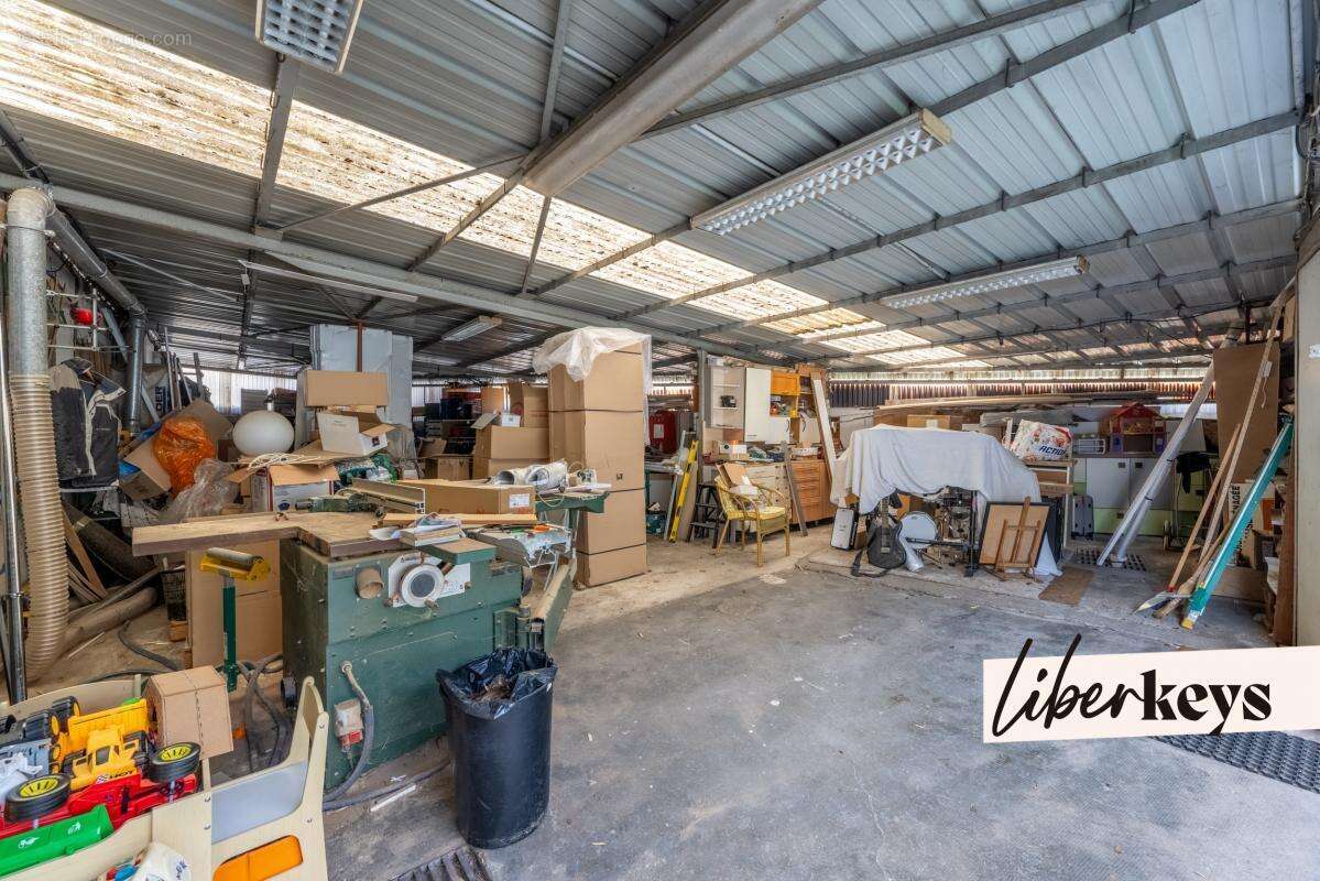 Commerce à VILLENEUVE-LE-ROI