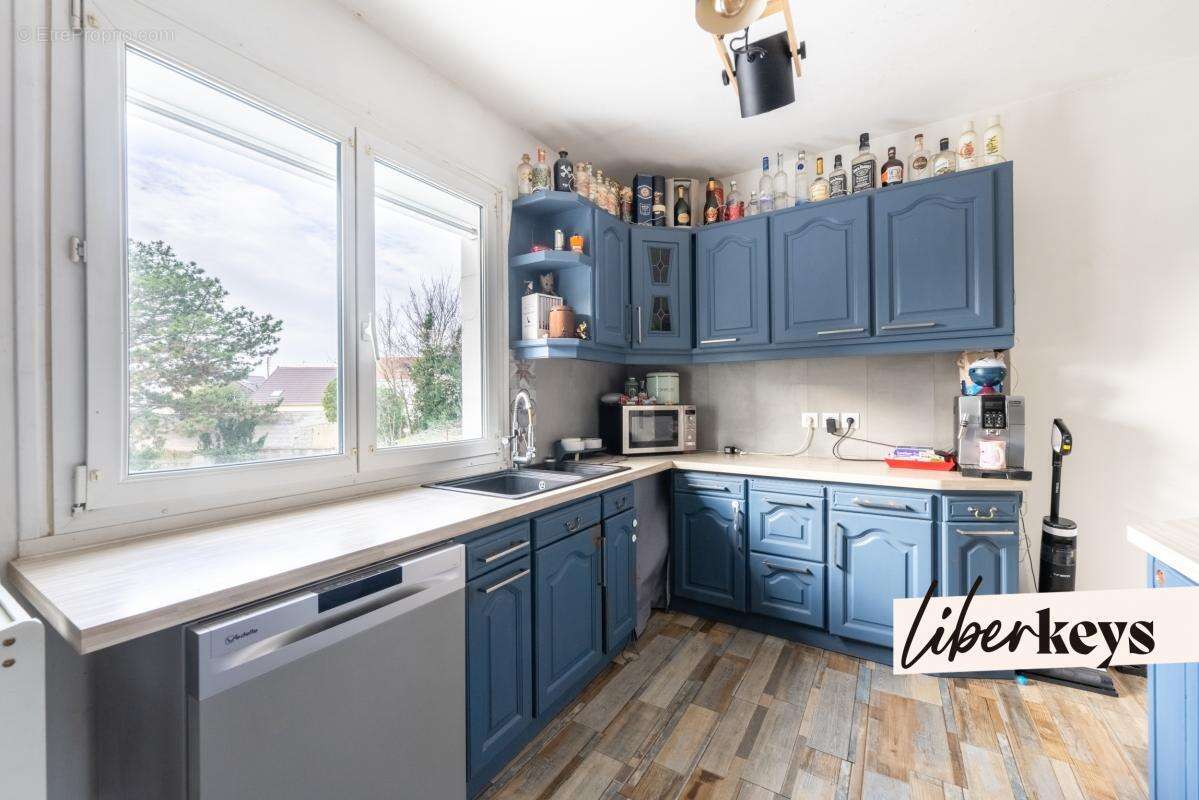 Commerce à VILLENEUVE-LE-ROI