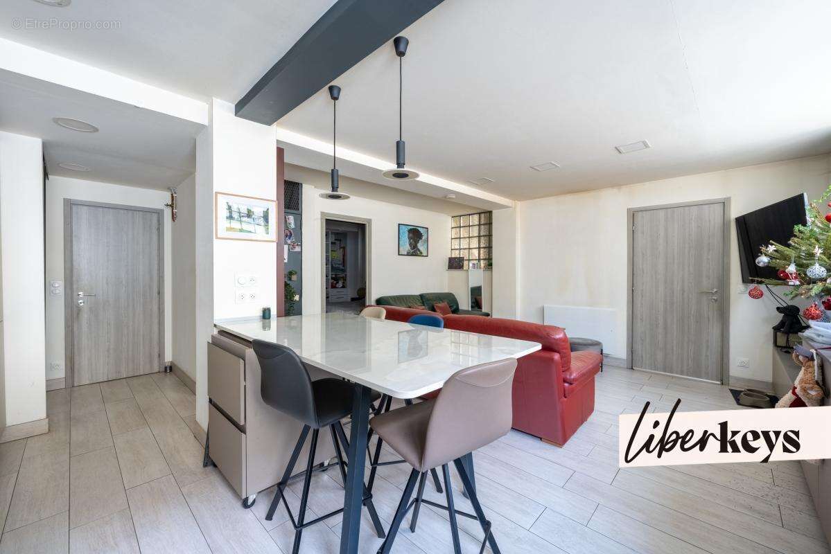 Commerce à VILLENEUVE-LE-ROI