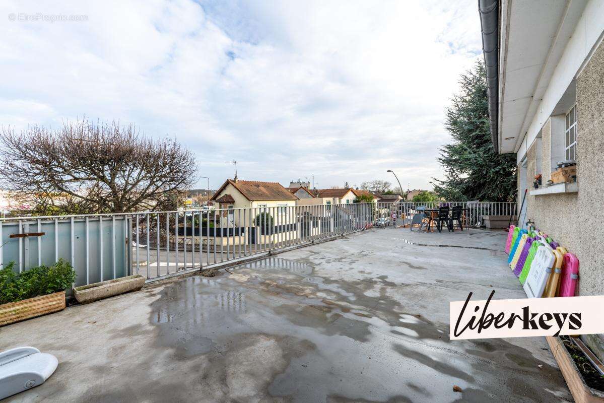 Commerce à VILLENEUVE-LE-ROI