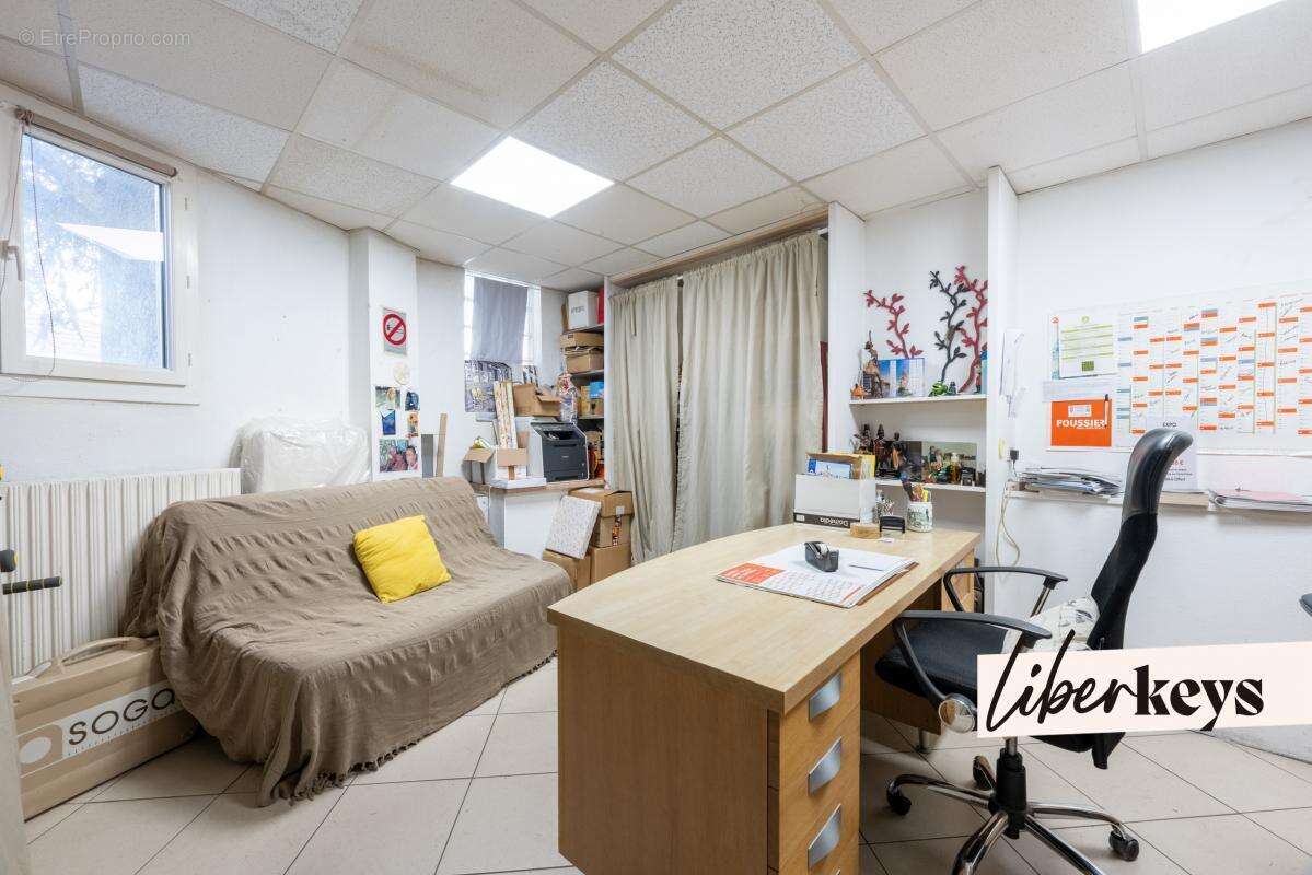 Commerce à VILLENEUVE-LE-ROI