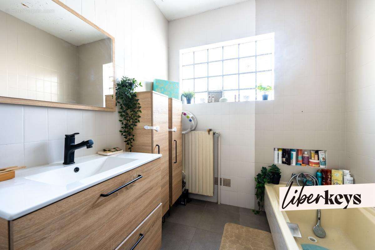 Commerce à VILLENEUVE-LE-ROI