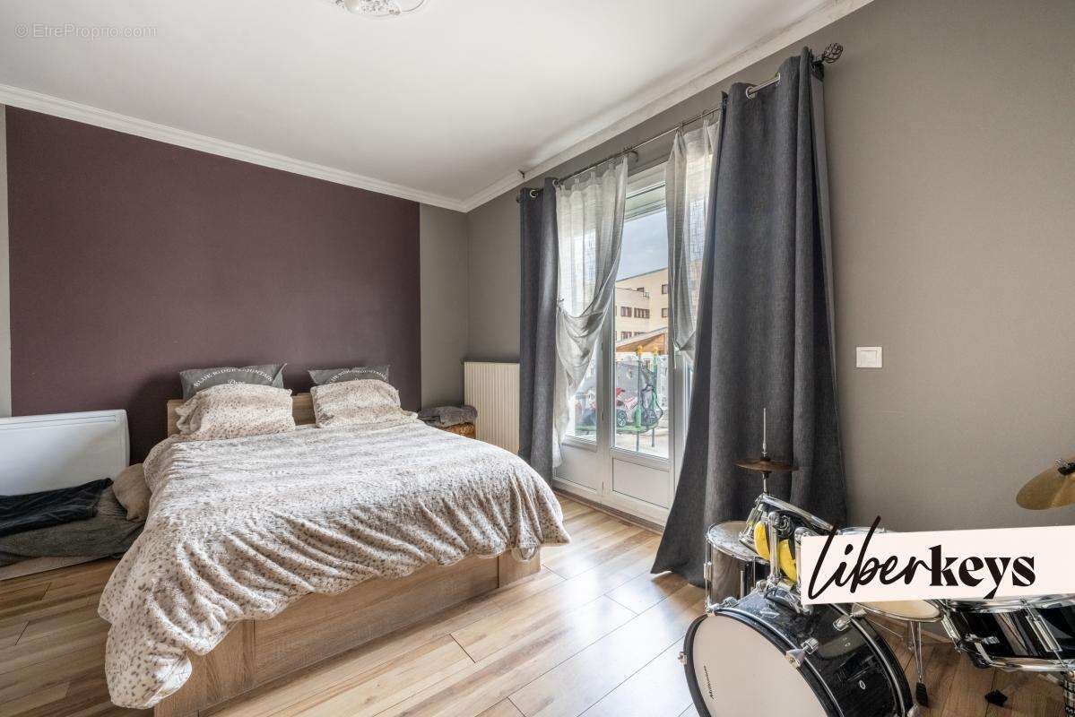 Commerce à VILLENEUVE-LE-ROI