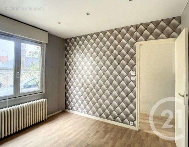 Maison à SAINT-MAUR-DES-FOSSES