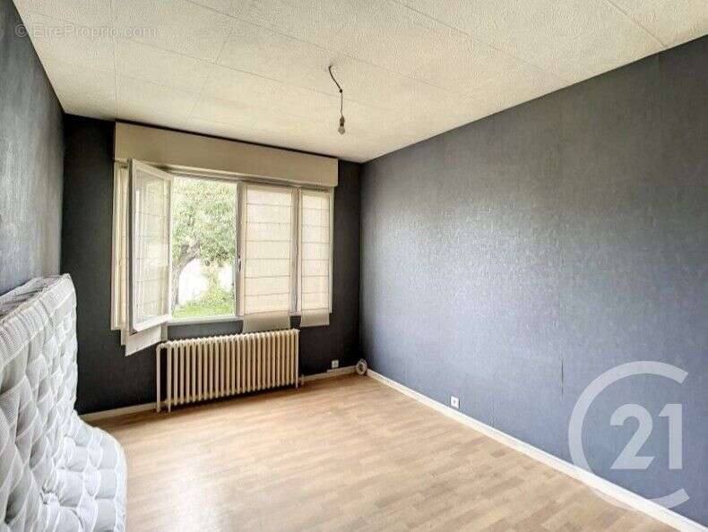 Maison à SAINT-MAUR-DES-FOSSES