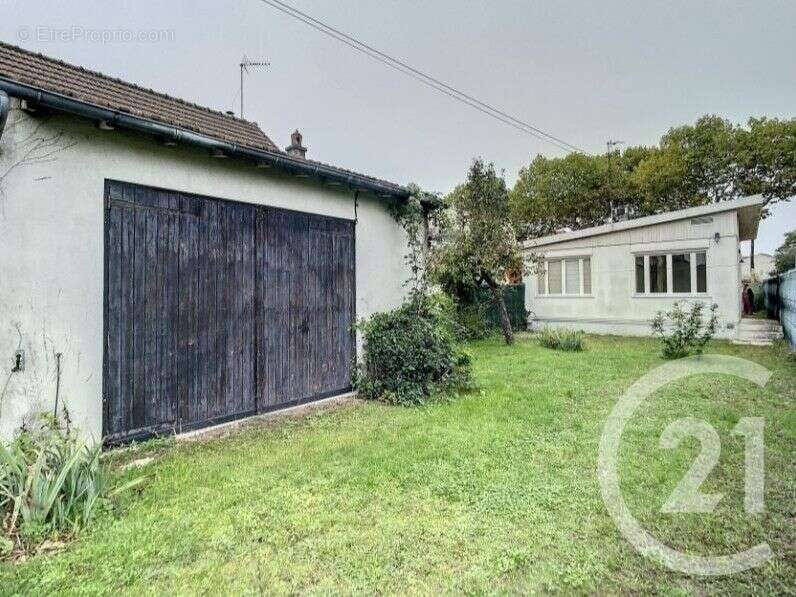 Maison à SAINT-MAUR-DES-FOSSES