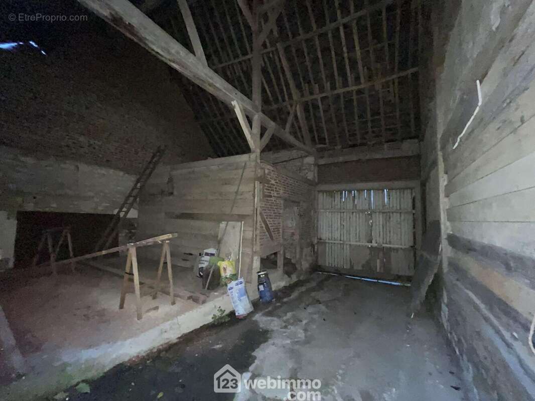 Vous disposez d'une grange... - Maison à CHAOURSE