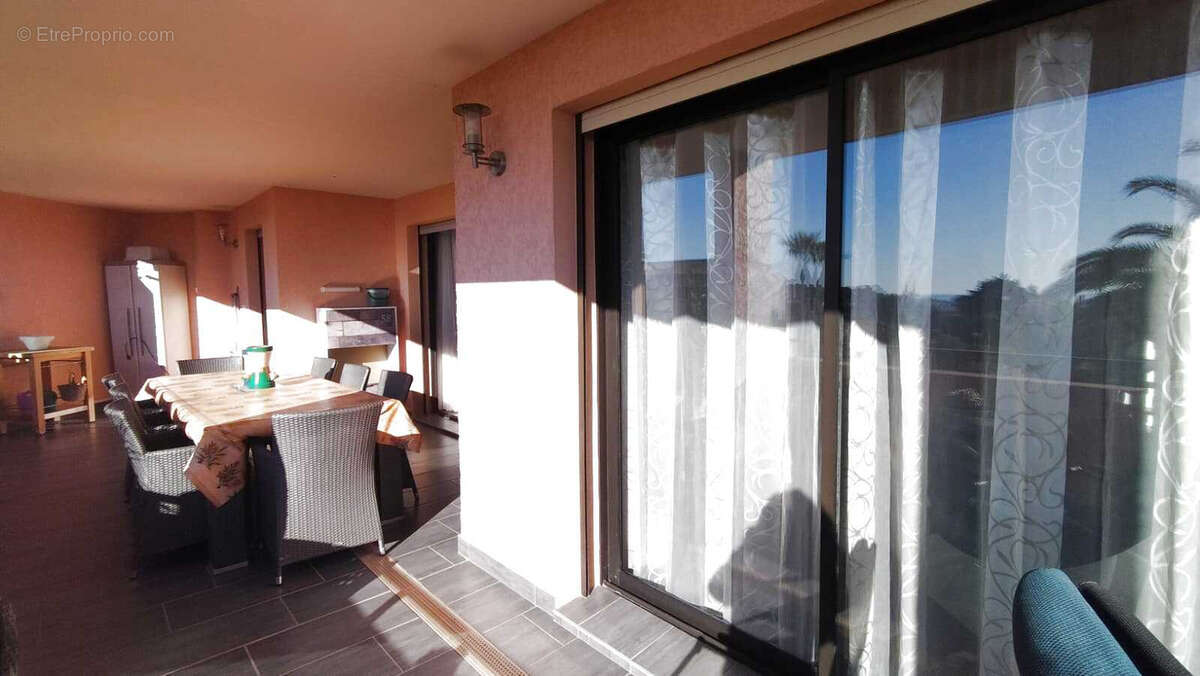 Appartement à CARQUEIRANNE