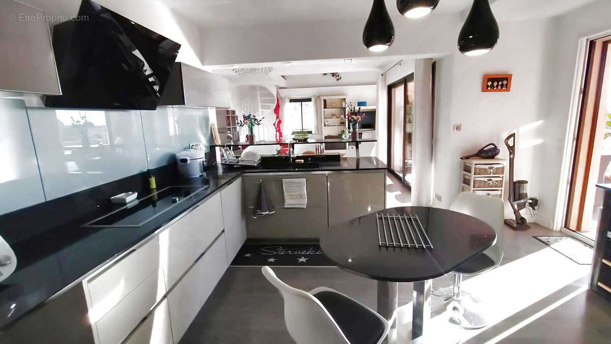 Appartement à CARQUEIRANNE