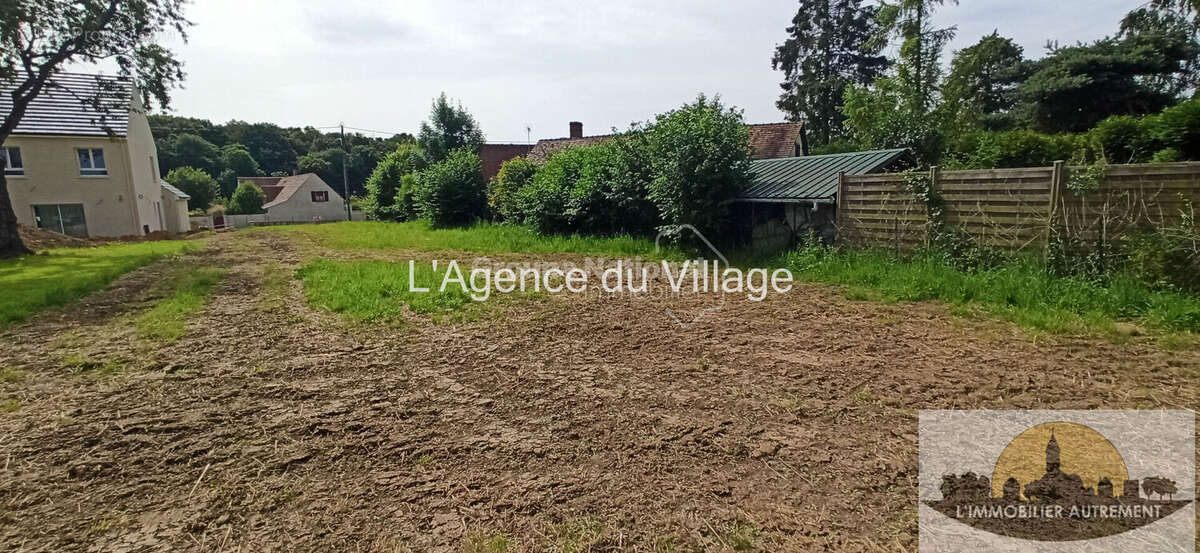 Terrain à SAINTE-GENEVIEVE