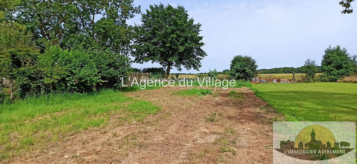 Terrain à SAINTE-GENEVIEVE