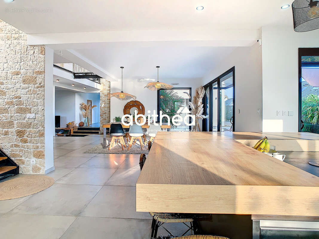 Maison à FRESNES-LES-MONTAUBAN