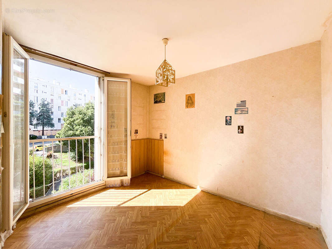 Appartement à MARSEILLE-11E