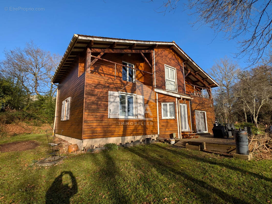 Maison à MONTPON-MENESTEROL