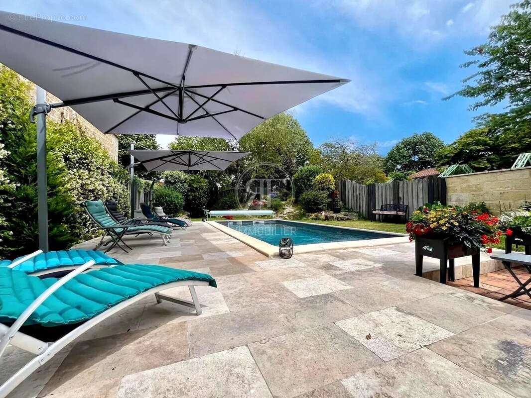 Maison à SAINT-SEURIN-SUR-L'ISLE