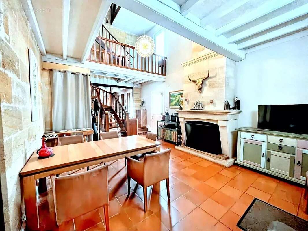 Maison à SAINT-SEURIN-SUR-L'ISLE