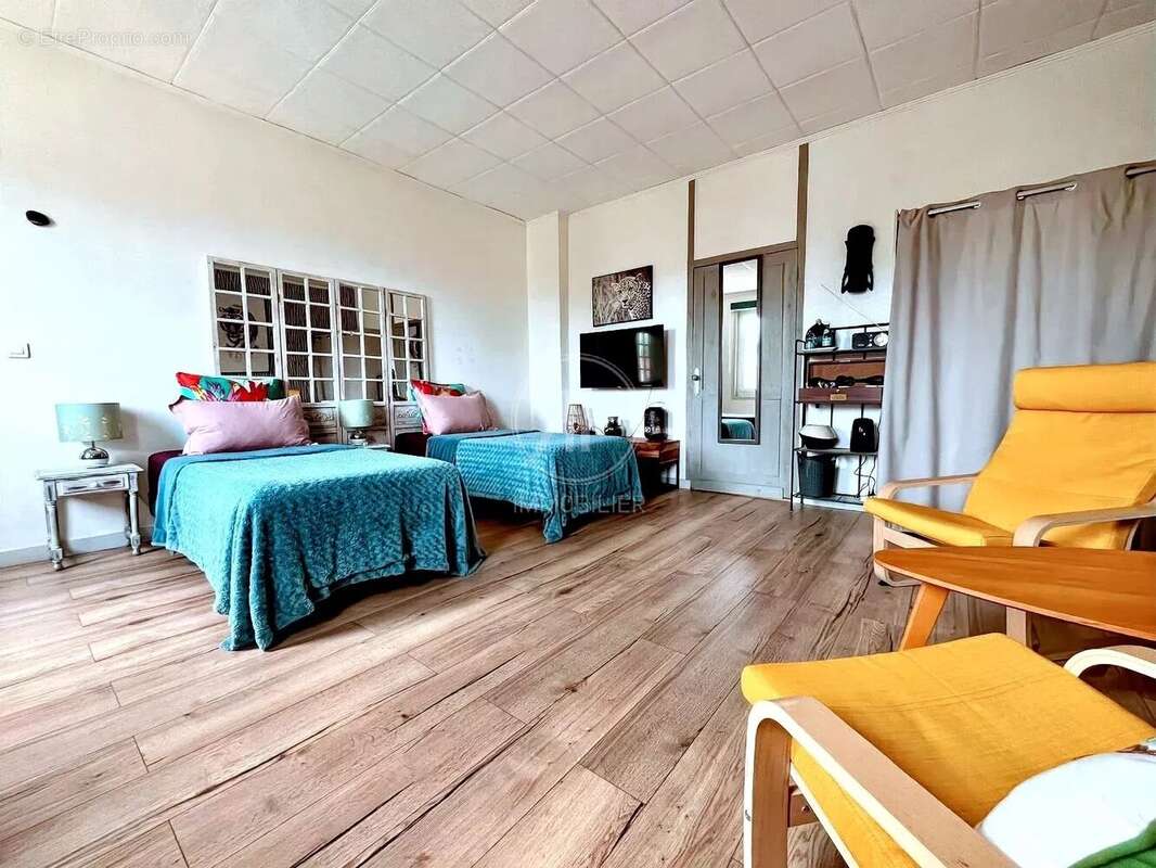 Maison à SAINT-SEURIN-SUR-L'ISLE