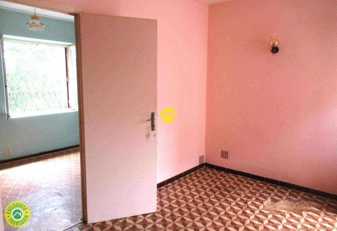 Maison à COSNE-D&#039;ALLIER