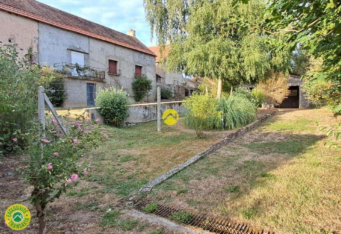 Maison à COSNE-D&#039;ALLIER