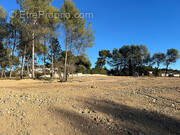 Terrain à SAINT-CLEMENT-DE-RIVIERE