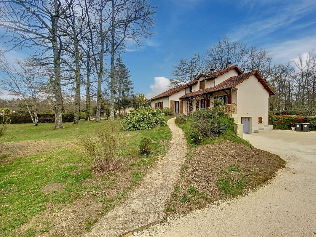Maison à BURGNAC